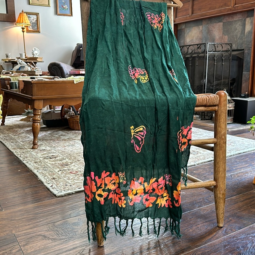 Pineapple moon dark green scarf